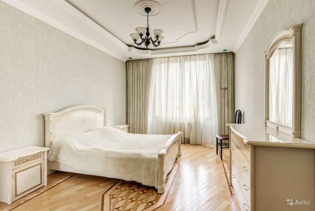 Продам квартиру 5-к квартира 200 м² на 4 этаже 30-этажного монолитного дома в Москве. Фото 1