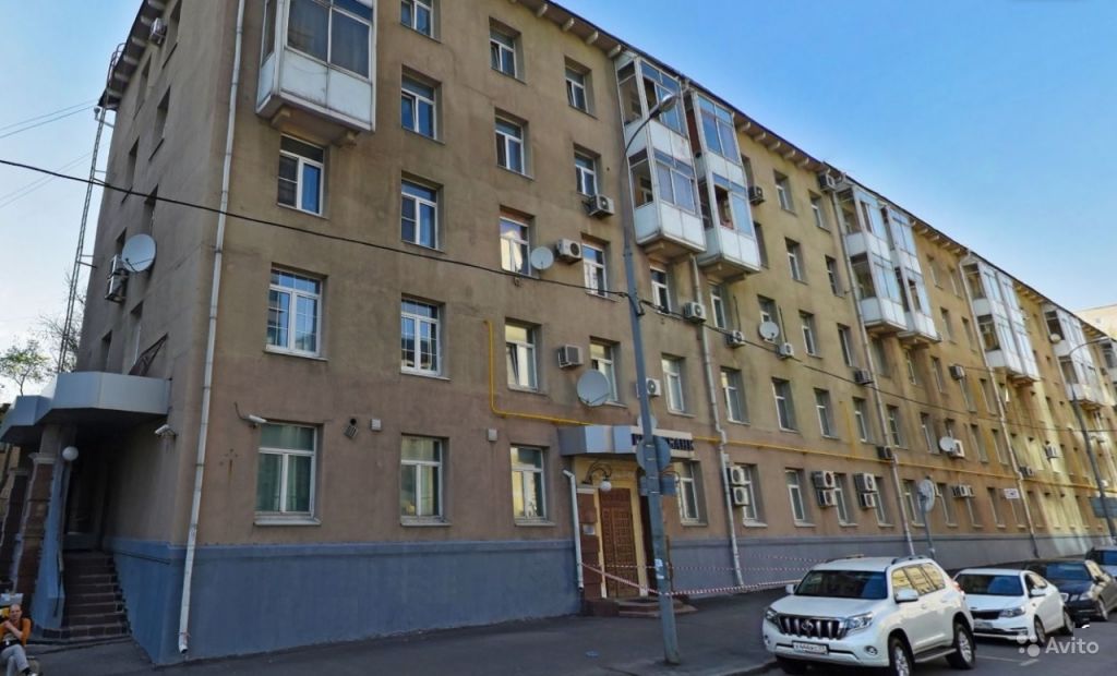 Продам квартиру 4-к квартира 98 м² на 5 этаже 5-этажного кирпичного дома в Москве. Фото 1