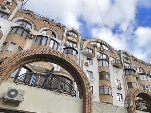 Продам квартиру 4-к квартира 100 м² на 3 этаже 8-этажного кирпичного дома в Москве. Фото 1