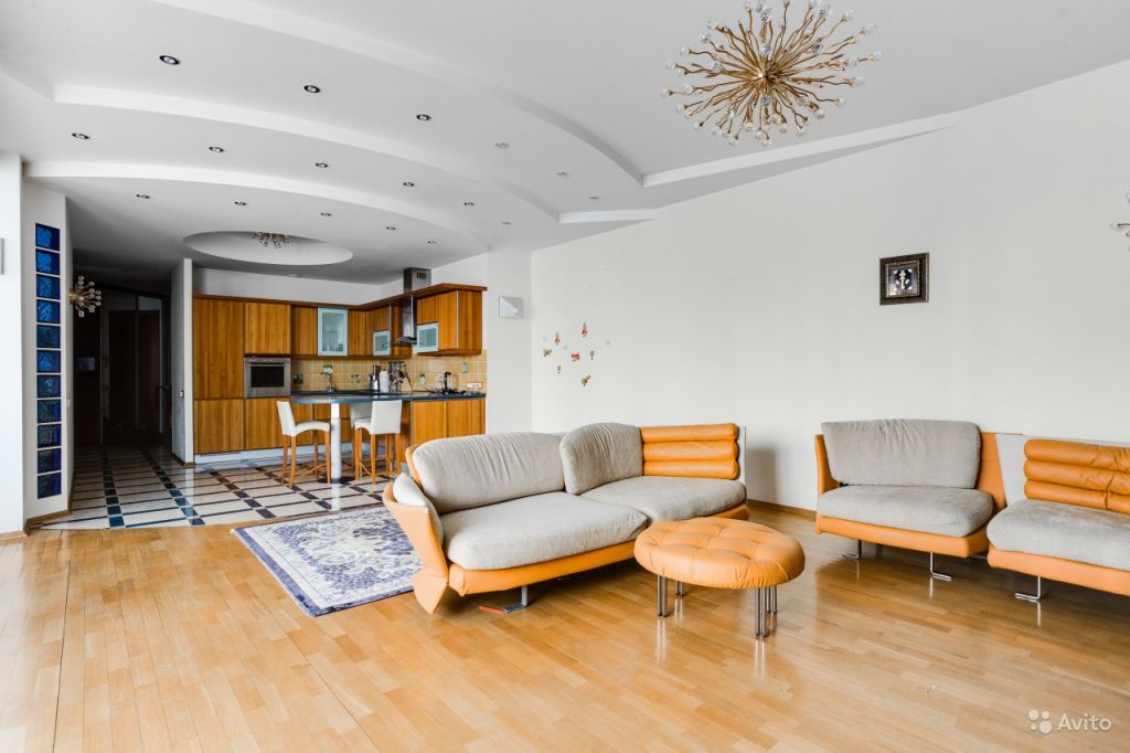 Продам квартиру 4-к квартира 122 м² на 2 этаже 11-этажного кирпичного дома в Москве. Фото 1