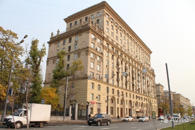 Продам квартиру 4-к квартира 110 м² на 4 этаже 12-этажного кирпичного дома в Москве. Фото 1