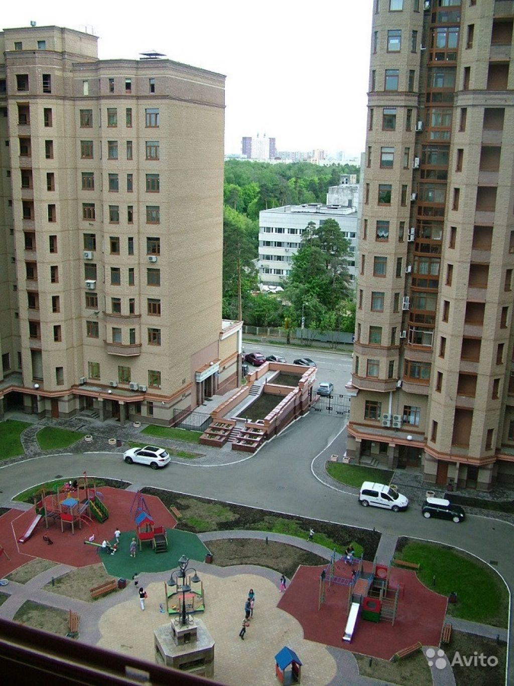 Сдам квартиру 3-к квартира 130 м² на 9 этаже 14-этажного монолитного дома в Москве. Фото 1