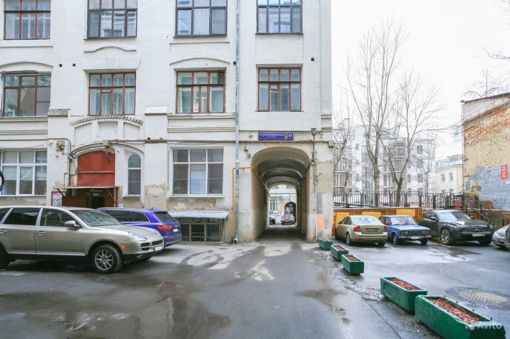 Продам квартиру 4-к квартира 100.3 м² на 2 этаже 5-этажного кирпичного дома в Москве. Фото 1
