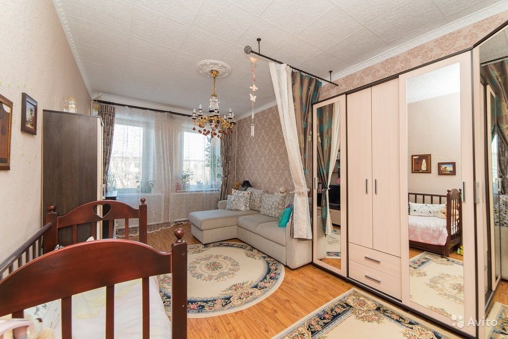 Продам квартиру 5-к квартира 104 м² на 4 этаже 4-этажного кирпичного дома в Москве. Фото 1
