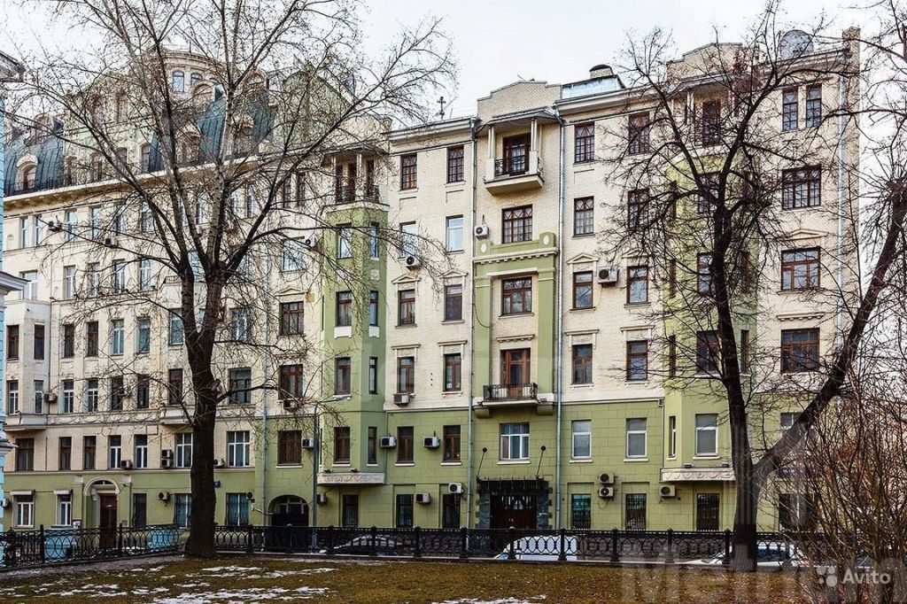 Продам квартиру 5-к квартира 157 м² на 4 этаже 6-этажного кирпичного дома в Москве. Фото 1