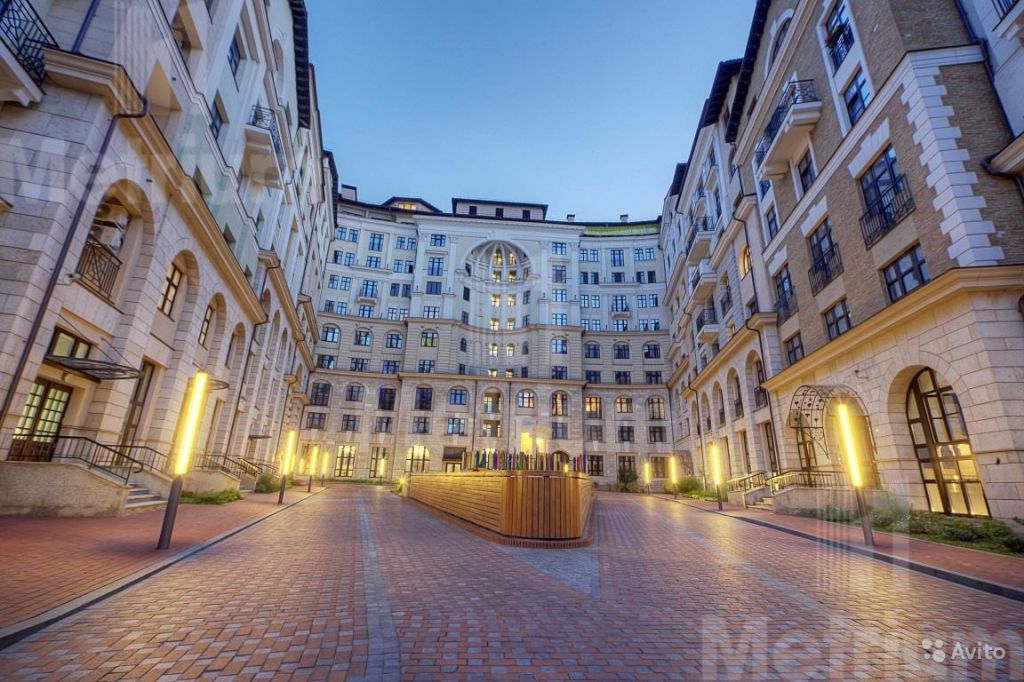 Продам квартиру 5-к квартира 170 м² на 9 этаже 10-этажного монолитного дома в Москве. Фото 1