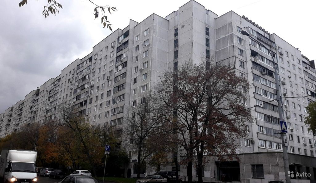 Продам квартиру 5-к квартира 101 м² на 1 этаже 12-этажного панельного дома в Москве. Фото 1