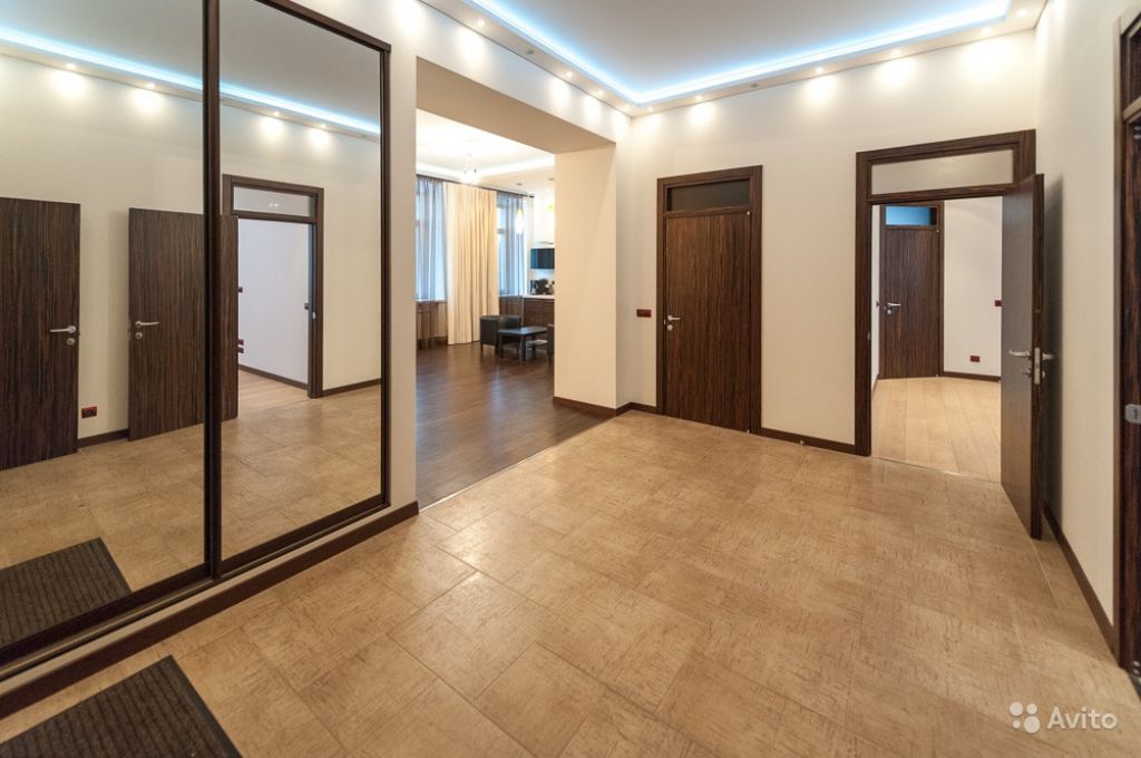 Продам квартиру 5-к квартира 150 м² на 3 этаже 5-этажного кирпичного дома в Москве. Фото 1