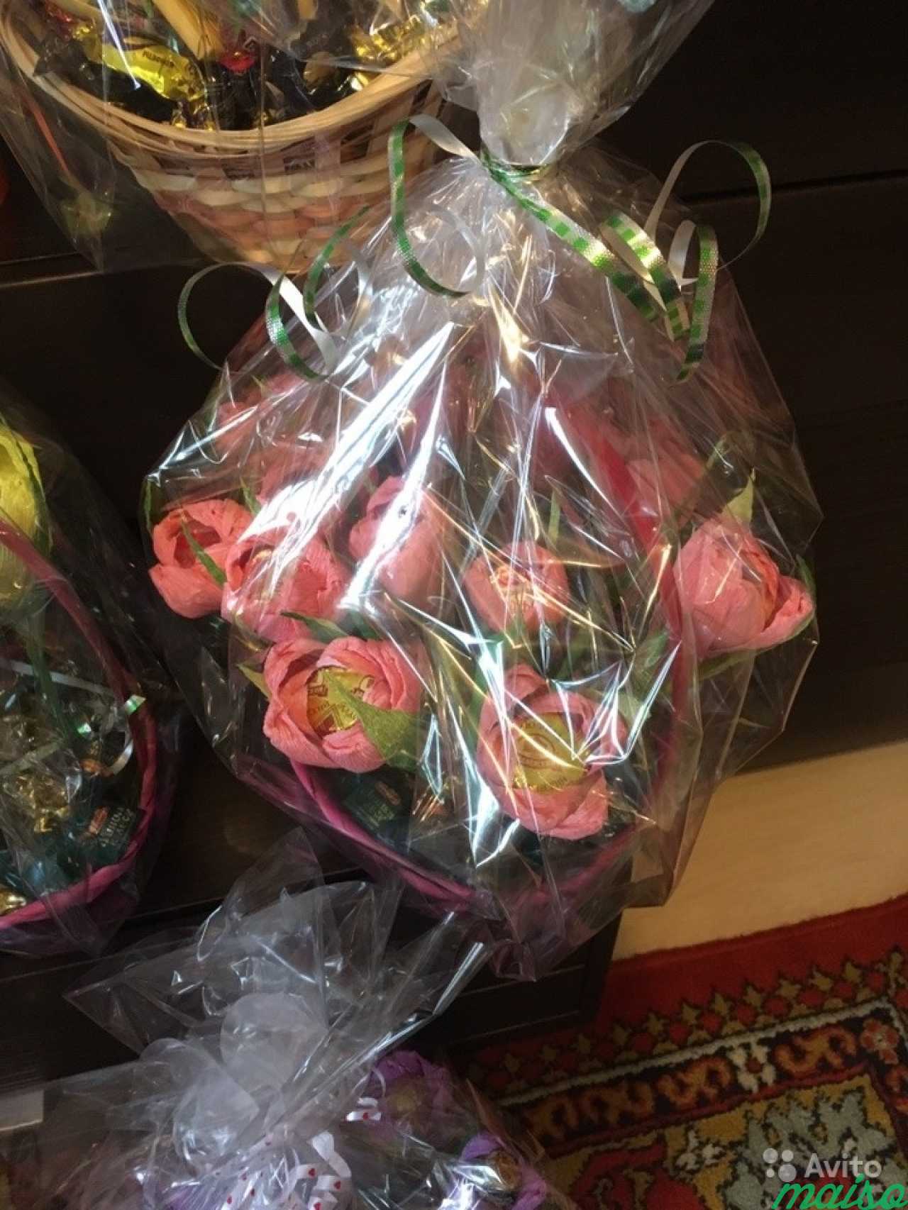 Букет из цветов с конфетами в Санкт-Петербурге. Фото 3