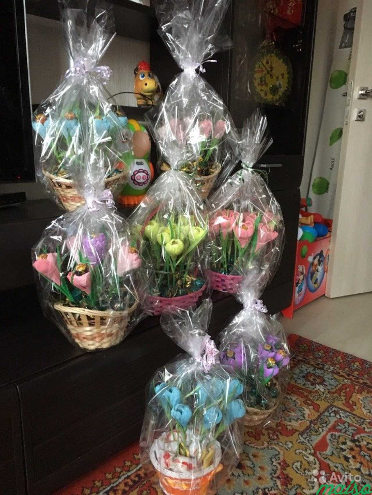 Букет из цветов с конфетами в Санкт-Петербурге. Фото 1