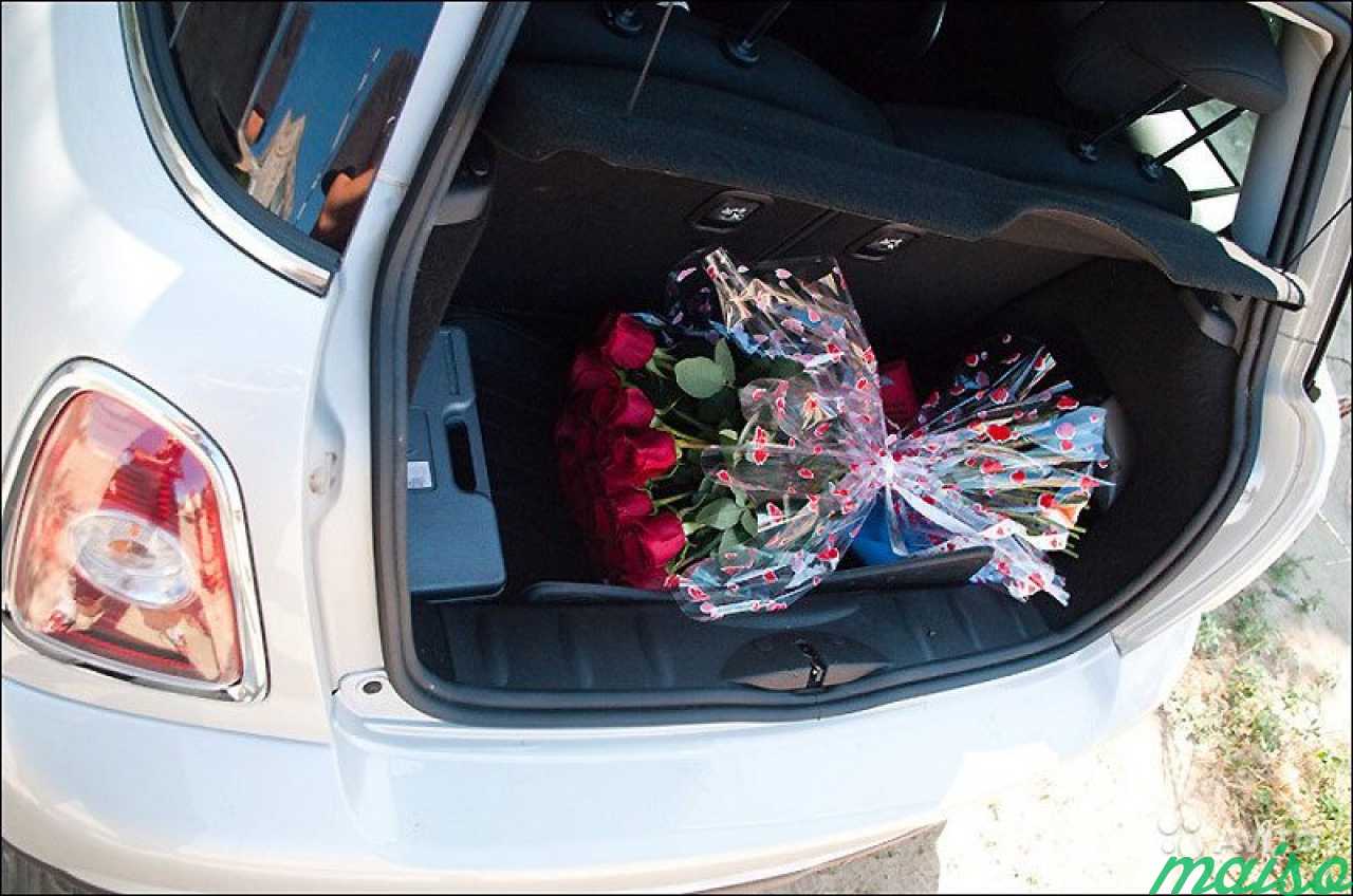 Багажник с цветами