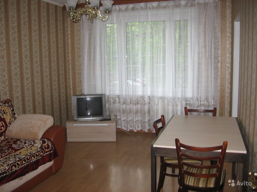 Сдам квартиру 3-к квартира 70 м² на 2 этаже 9-этажного панельного дома в Москве. Фото 1