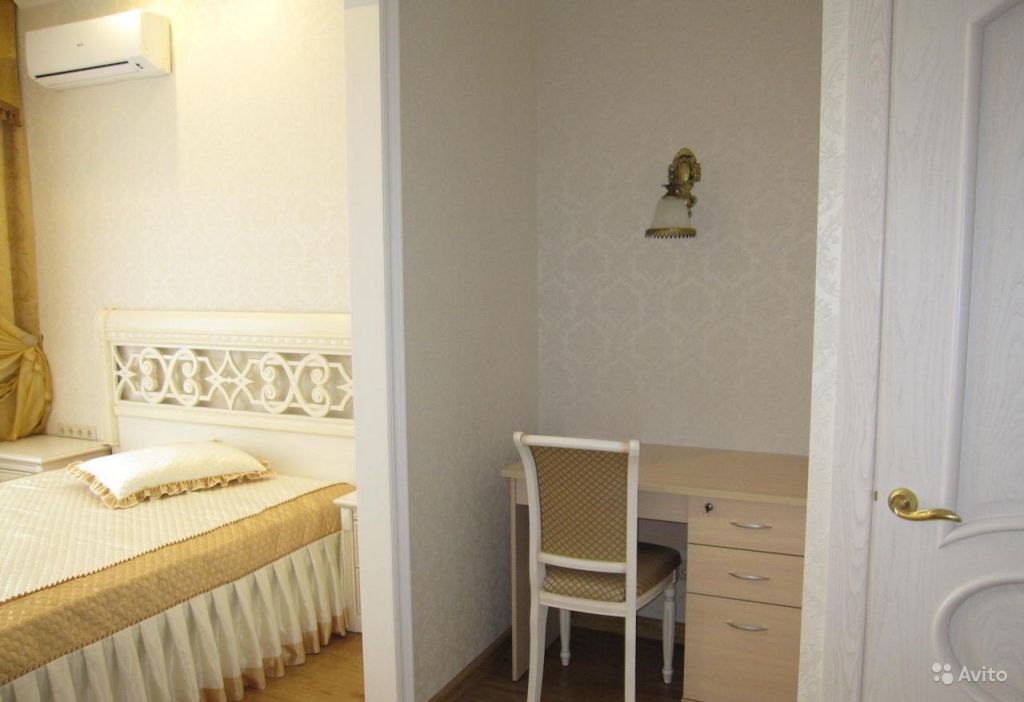 Сдам квартиру 3-к квартира 90 м² на 4 этаже 8-этажного кирпичного дома в Москве. Фото 1