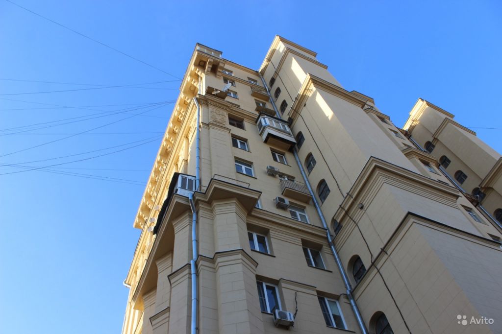 Сдам квартиру 4-к квартира 105 м² на 8 этаже 10-этажного кирпичного дома в Москве. Фото 1