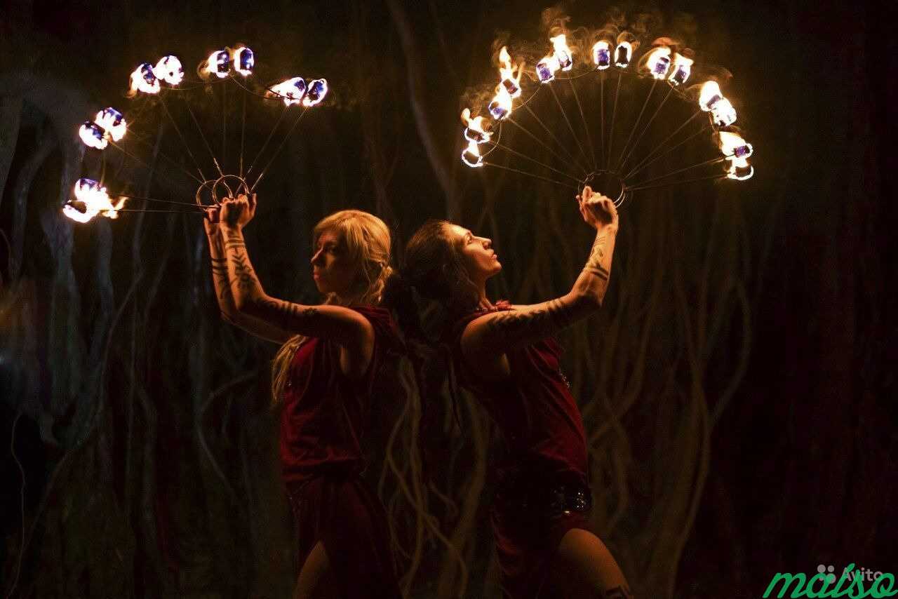 Огненное,световое,танцевальное,пиротехническое шоу в Санкт-Петербурге. Фото 2