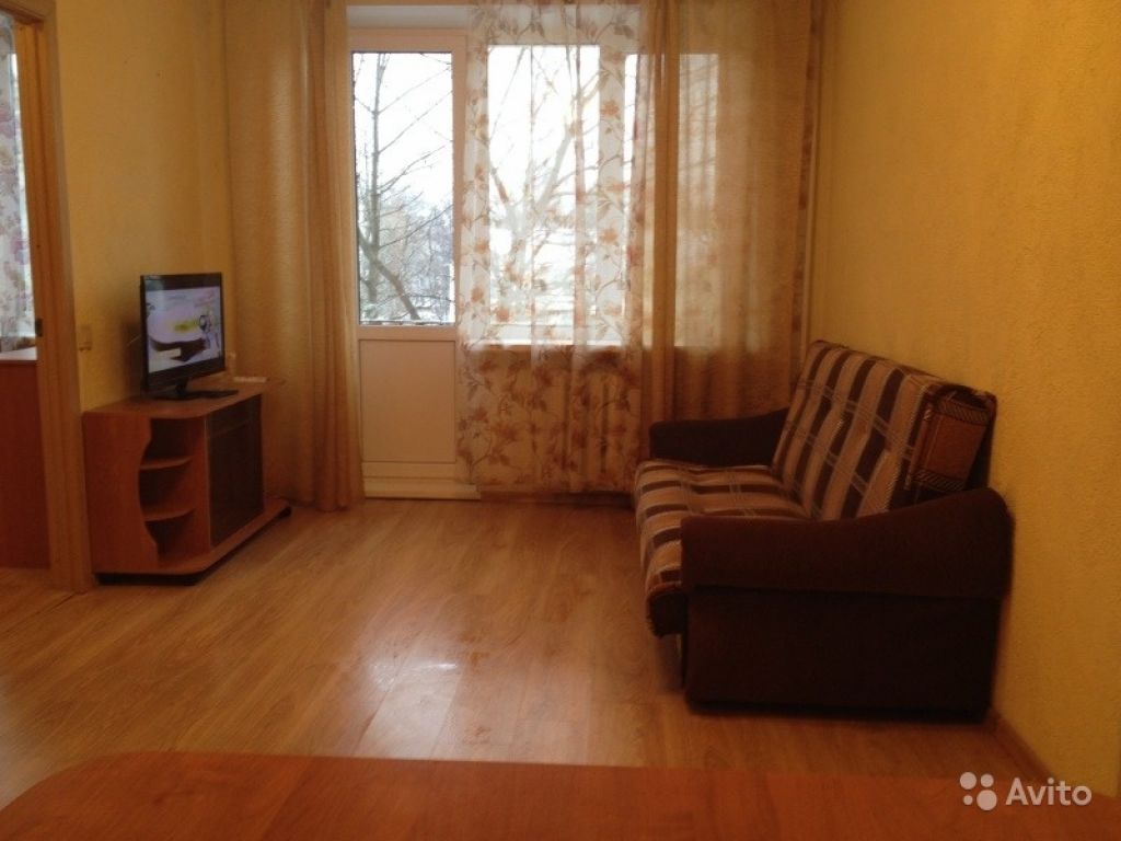 Сдам квартиру посуточно 2-к квартира 45 м² на 1 этаже 5-этажного панельного дома в Москве. Фото 1