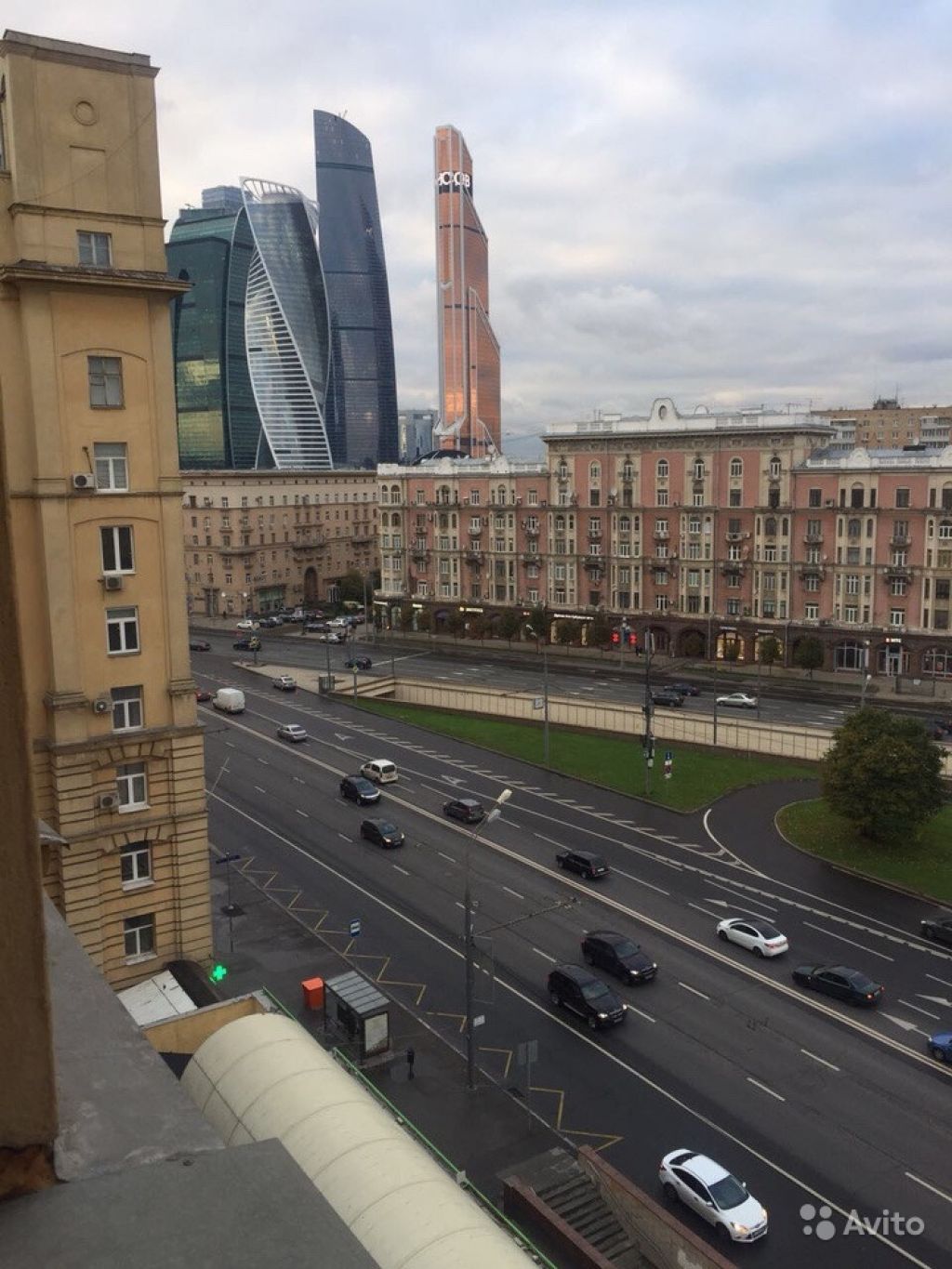 Сдам квартиру посуточно Студия 35 м² на 7 этаже 8-этажного кирпичного дома в Москве. Фото 1