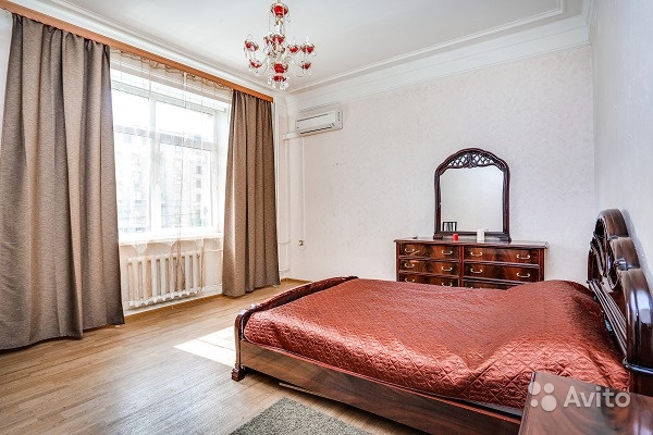 Сдам квартиру посуточно 3-к квартира 105 м² на 2 этаже 8-этажного кирпичного дома в Москве. Фото 1