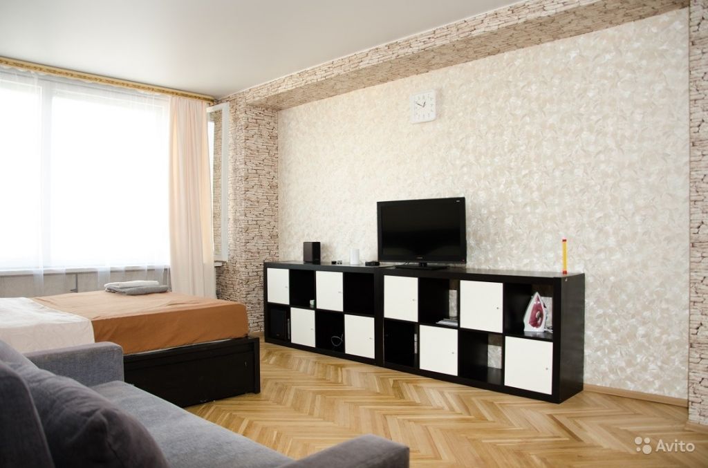 Сдам квартиру посуточно 2-к квартира 55 м² на 7 этаже 24-этажного панельного дома в Москве. Фото 1