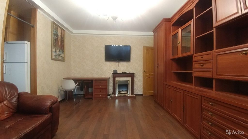 Сдам квартиру посуточно 2-к квартира 48 м² на 2 этаже 4-этажного кирпичного дома в Москве. Фото 1