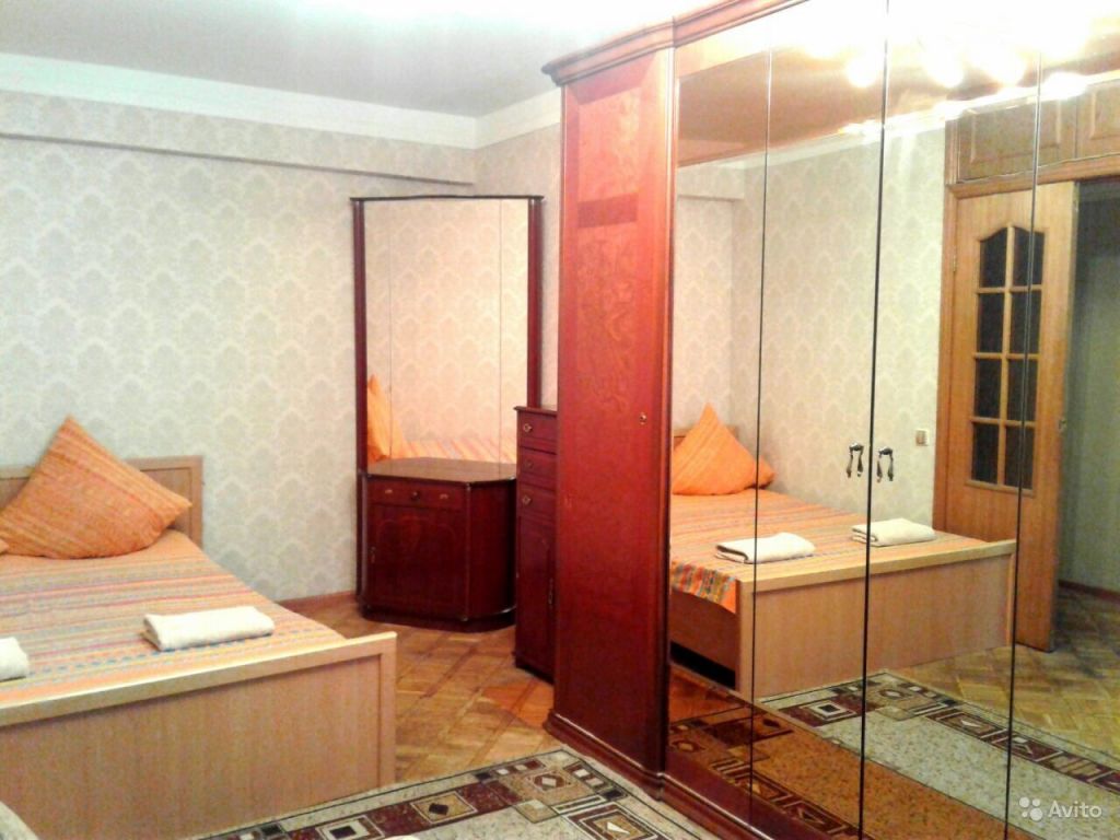 Сдам квартиру посуточно 1-к квартира 32 м² на 2 этаже 9-этажного кирпичного дома в Москве. Фото 1