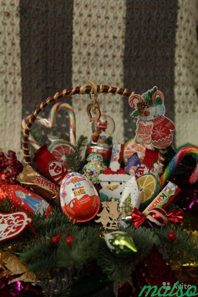 Новогодняя композиция,сладкая детская+игрушки в Санкт-Петербурге. Фото 1