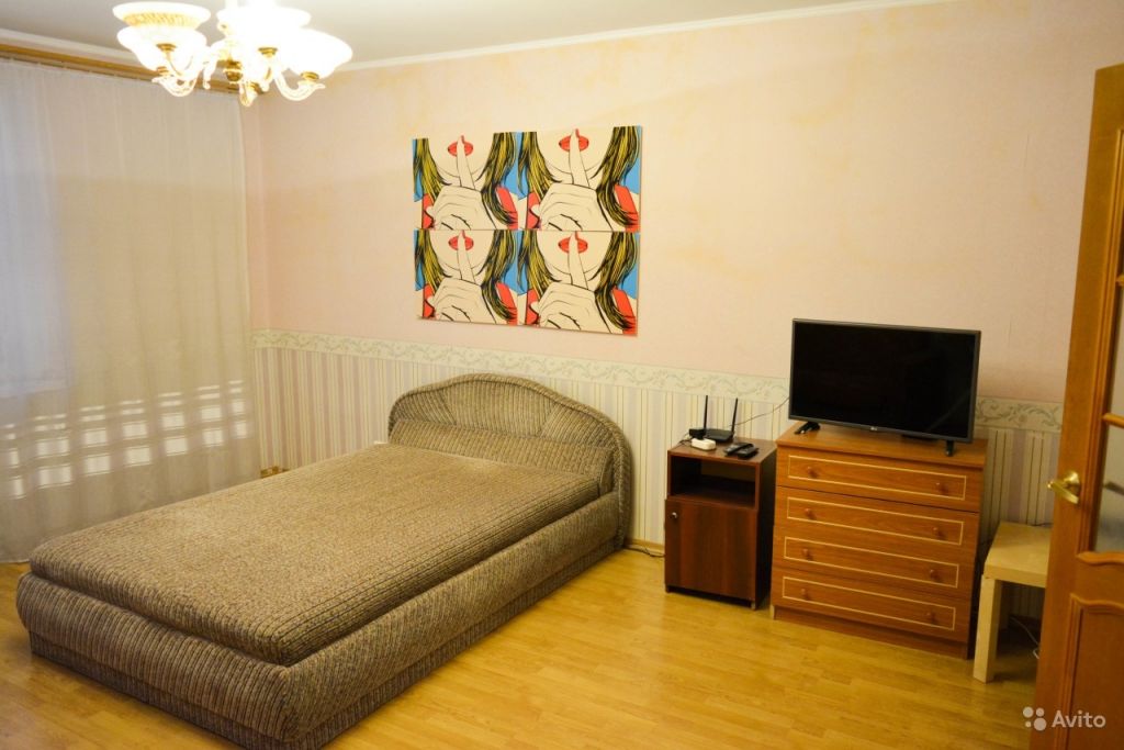 Сдам квартиру посуточно 2-к квартира 45 м² на 5 этаже 17-этажного кирпичного дома в Москве. Фото 1