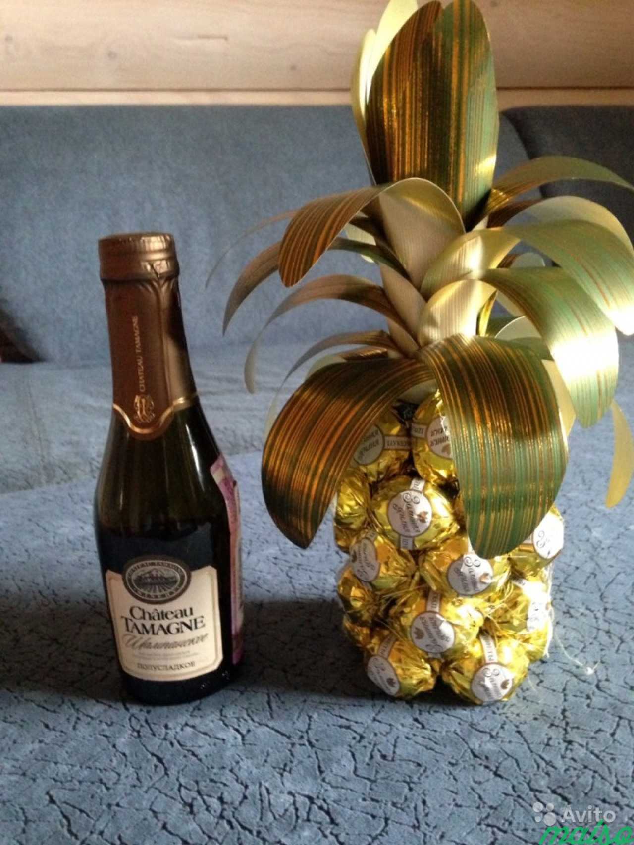Ананас из шампанского и конфет- отличный подарок в Санкт-Петербурге. Фото 1