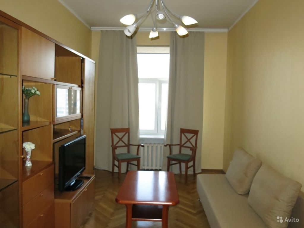 Сдам квартиру посуточно 2-к квартира 60 м² на 10 этаже 12-этажного кирпичного дома в Москве. Фото 1