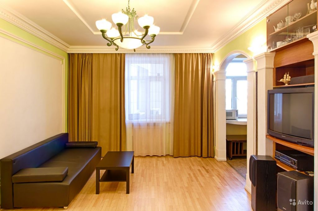 Сдам квартиру посуточно 2-к квартира 65 м² на 4 этаже 10-этажного кирпичного дома в Москве. Фото 1