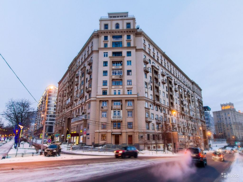 Сдам квартиру посуточно 3-к квартира 90 м² на 6 этаже 11-этажного кирпичного дома в Москве. Фото 1