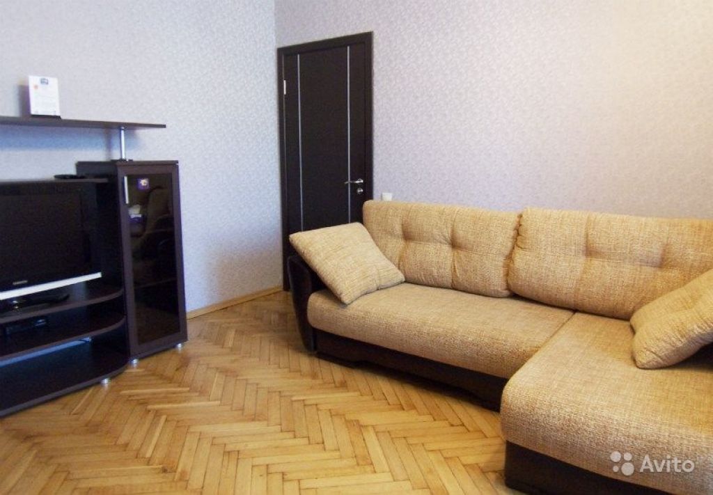 Сдам квартиру посуточно 3-к квартира 73 м² на 2 этаже 5-этажного кирпичного дома в Москве. Фото 1