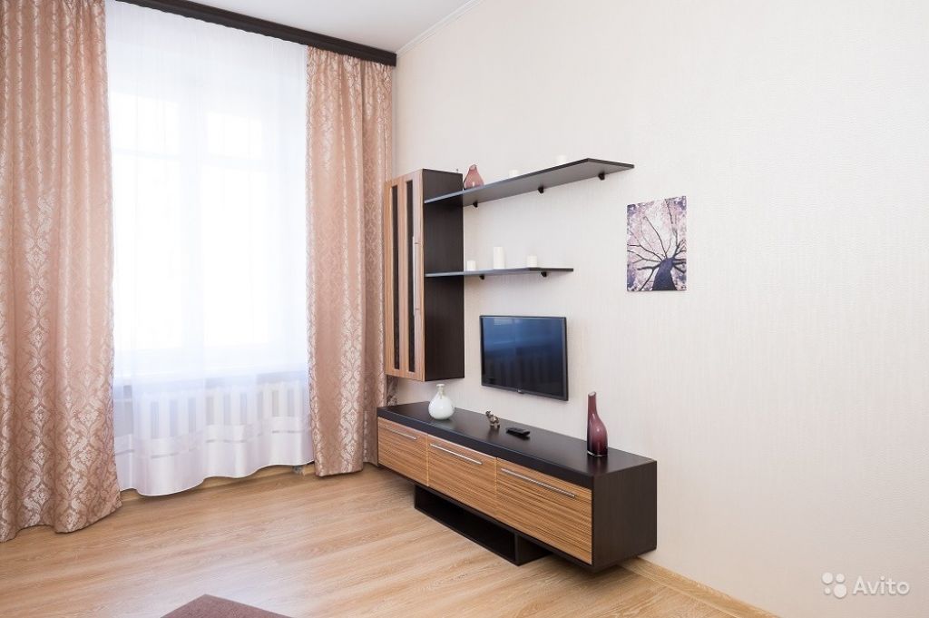 Сдам квартиру посуточно 1-к квартира 33 м² на 3 этаже 8-этажного монолитного дома в Москве. Фото 1