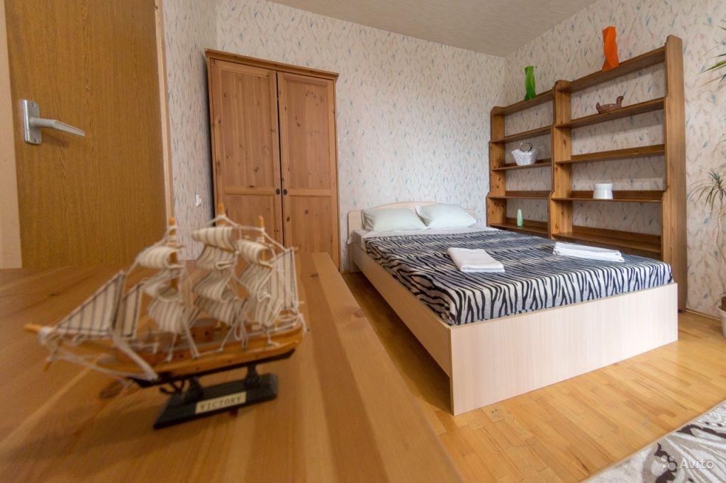 Сдам квартиру посуточно 1-к квартира 42 м² на 10 этаже 18-этажного кирпичного дома в Москве. Фото 1