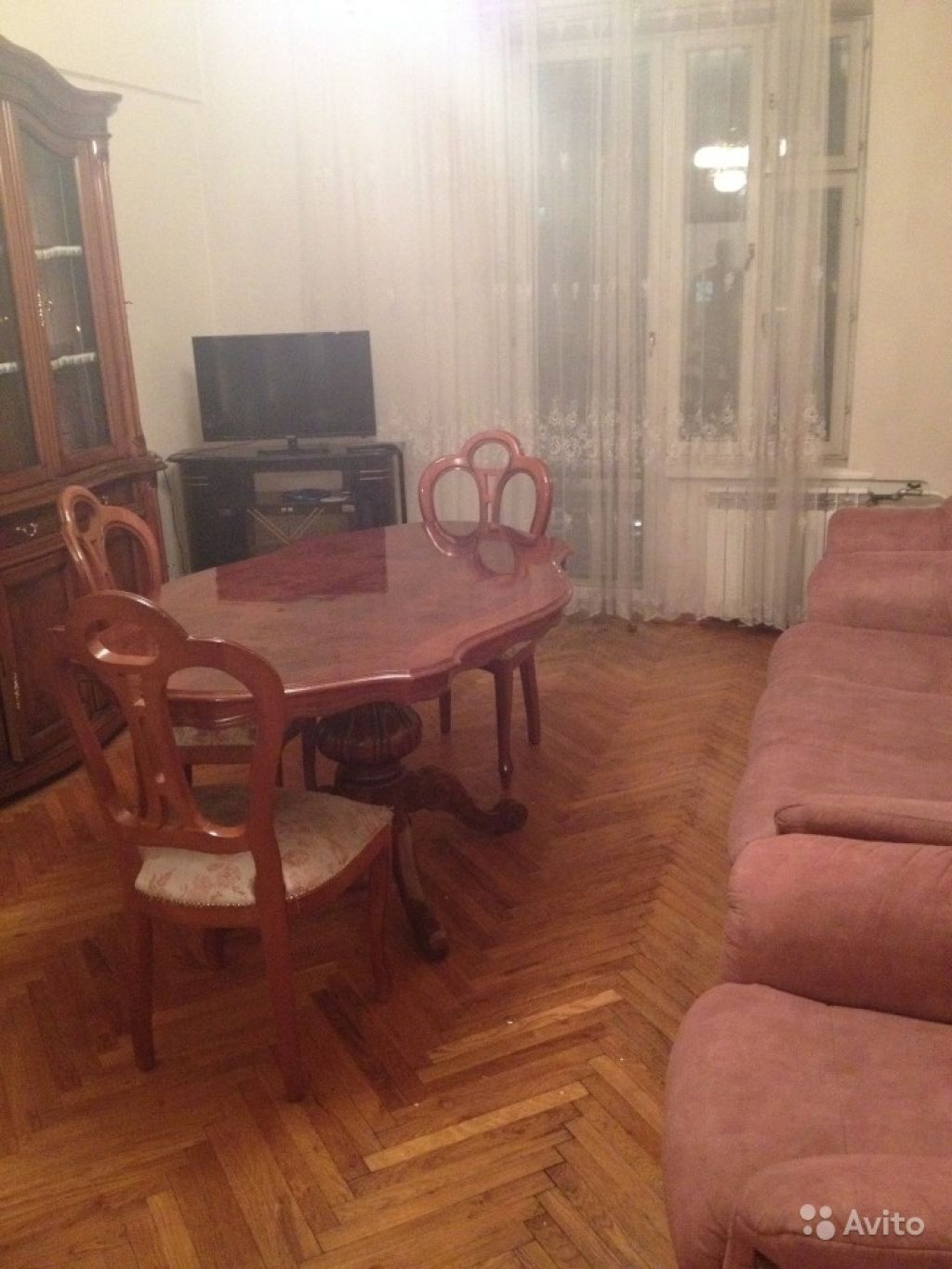 Сдам квартиру посуточно 2-к квартира 70 м² на 4 этаже 8-этажного кирпичного дома в Москве. Фото 1