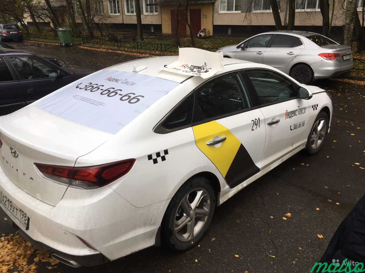 Наклейки Яндекс такси в Санкт-Петербурге. Фото 4