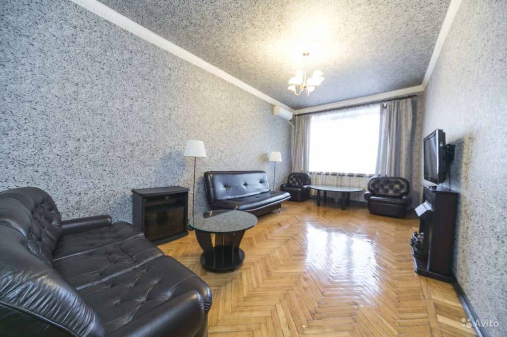 Сдам квартиру посуточно 3-к квартира 80 м² на 6 этаже 6-этажного кирпичного дома в Москве. Фото 1