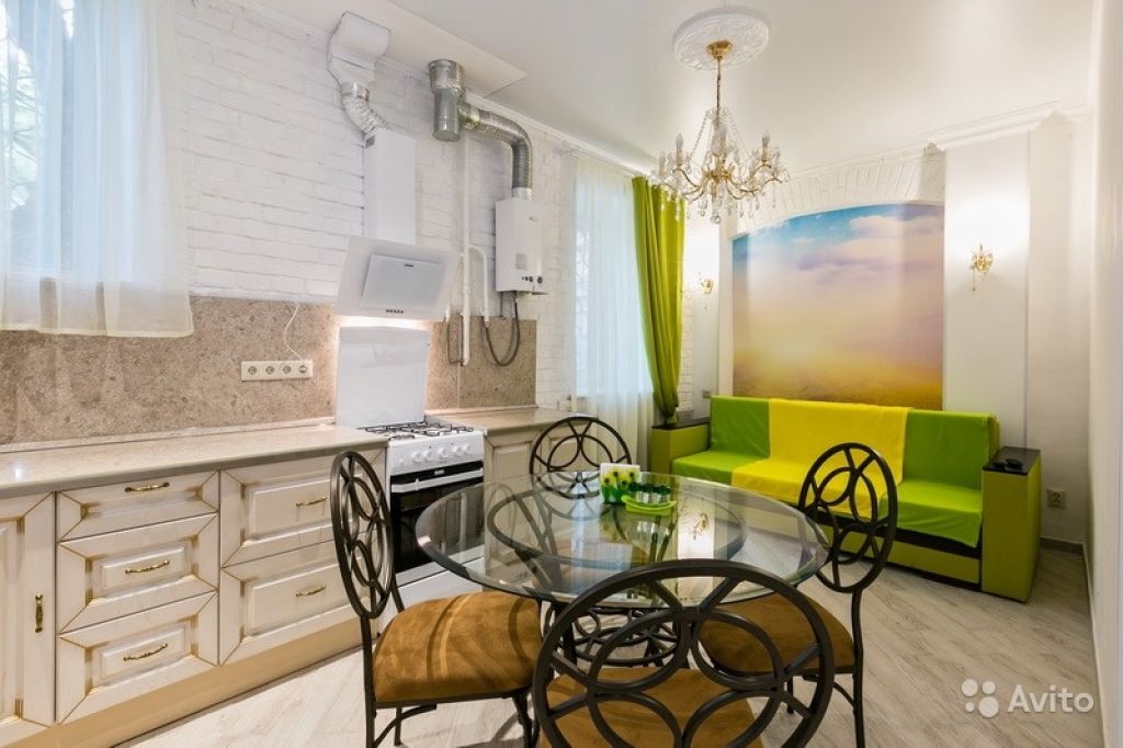 Сдам квартиру посуточно 4-к квартира 70 м² на 1 этаже 4-этажного кирпичного дома в Москве. Фото 1