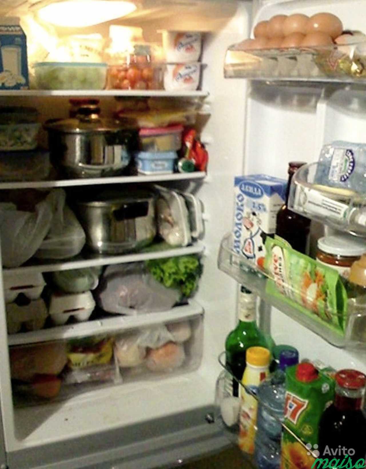 Холодильник забитый едой