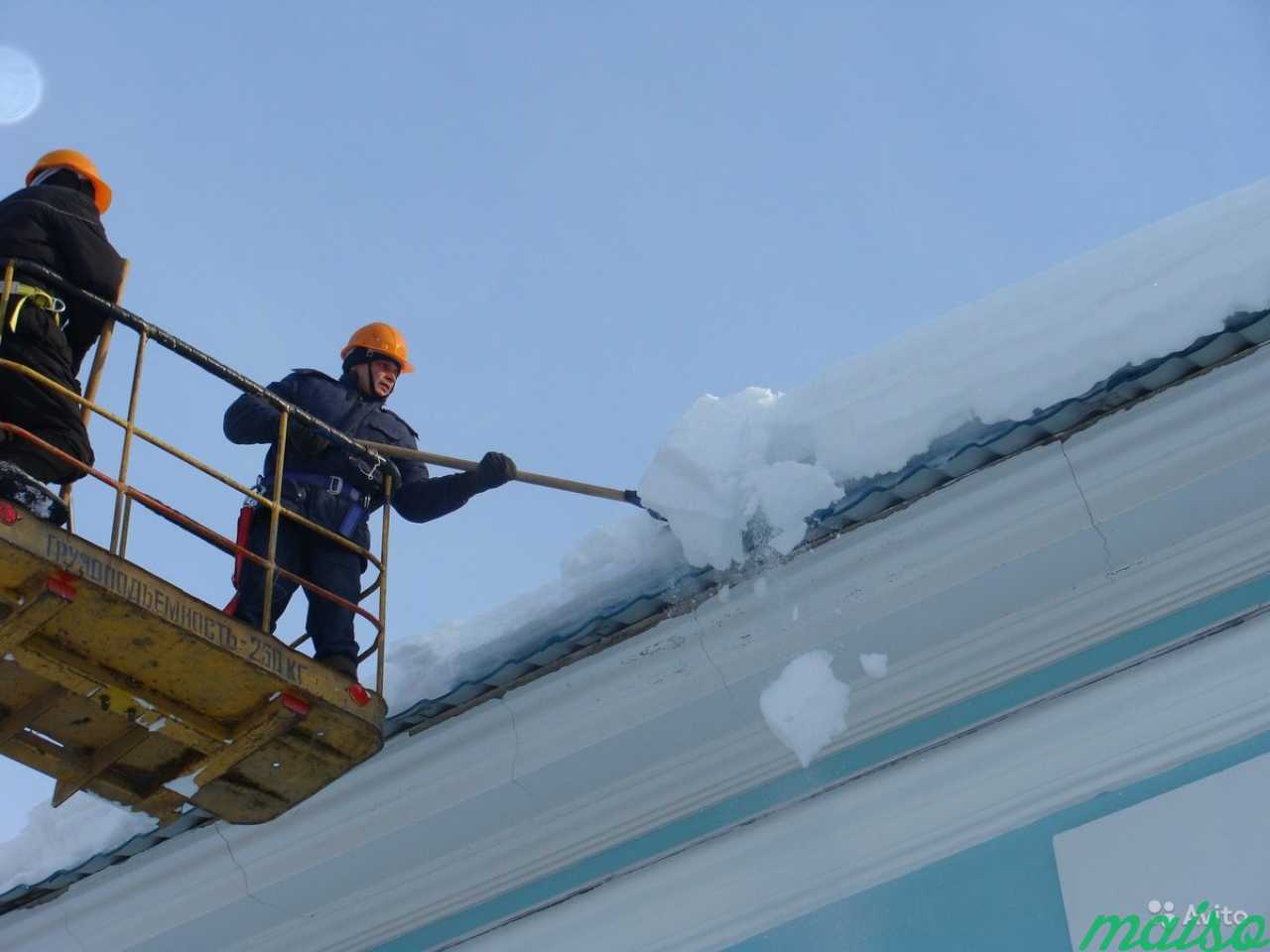 Уборка с крыш снега и наледи в Санкт-Петербурге. Фото 3