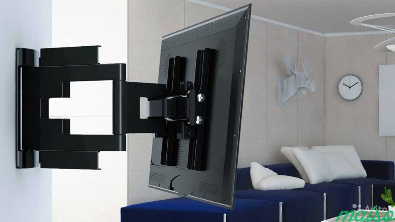 Повесить тв на стену. Кронштейн для телевизора на стену. Кронштейн для большого телевизора на стену. Тумба с кронштейном для телевизора. Кронштейн для телевизора вплотную к стене.