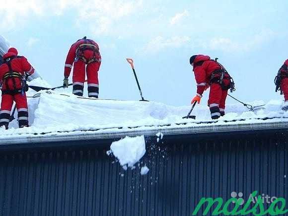 Уборка снега с крыш, чистка крыш, вывоз снега в Санкт-Петербурге. Фото 4