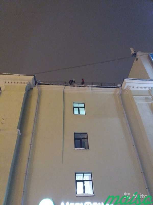 Уборка снега с крыш, чистка крыш, вывоз снега в Санкт-Петербурге. Фото 7