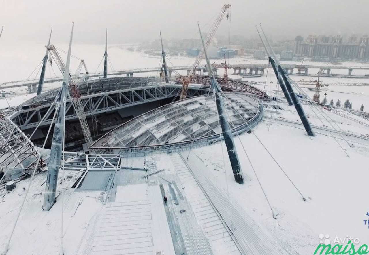 Уборка снега с крыш руками и техникой в Санкт-Петербурге. Фото 1