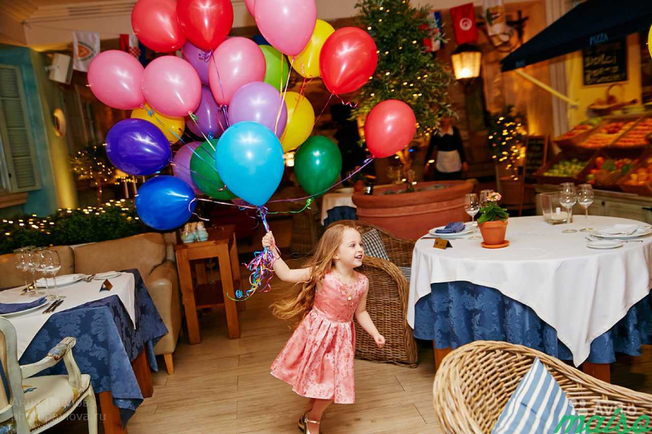 Отметить день рождения энгельс. Детский день рождения отпраздновать. День рождения ребенка в кафе. Детское кафе для дня рождения. Детский день рождения фотосессия.