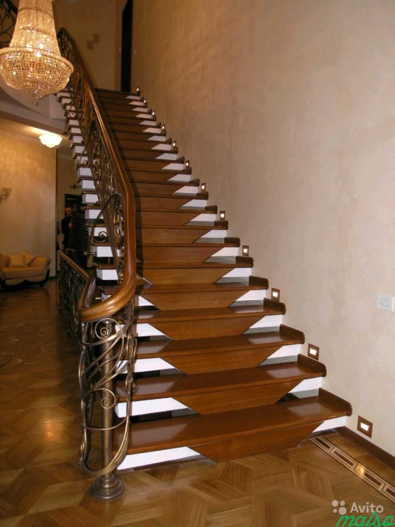 Лестницы и целые интерьеры из дерева на заказ в Санкт-Петербурге. Фото 1