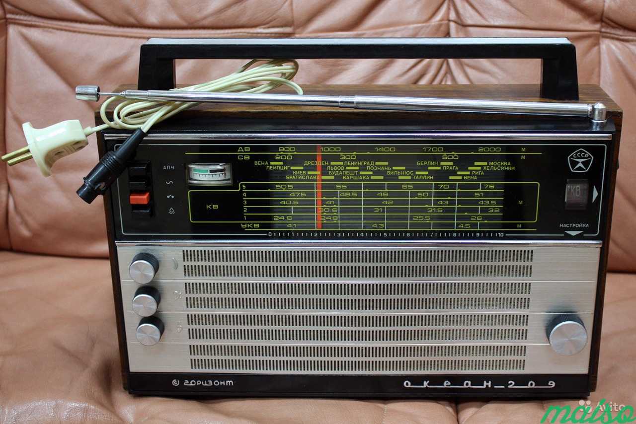 Включи радио океана. Радиоприемник Горизонт океан 209. Советские радиоприемники океан 209. Океан-209 (1976). Радио СССР океан 209.