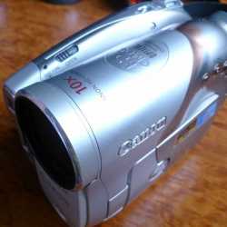 Canon HR 10 Full HD
