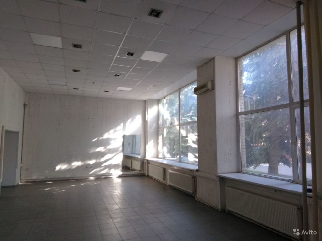 Блок офисных помещений из двух комнат 214 м² в Москве. Фото 1