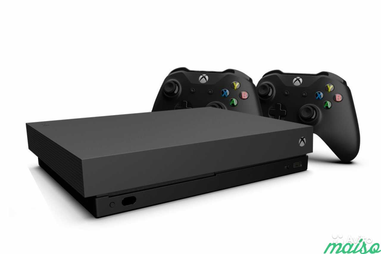 Xbox два джойстика. Xbox one x. Игровая приставка Xbox one x. Xbox one x 2 TB. Xbox one 2 джойстика.